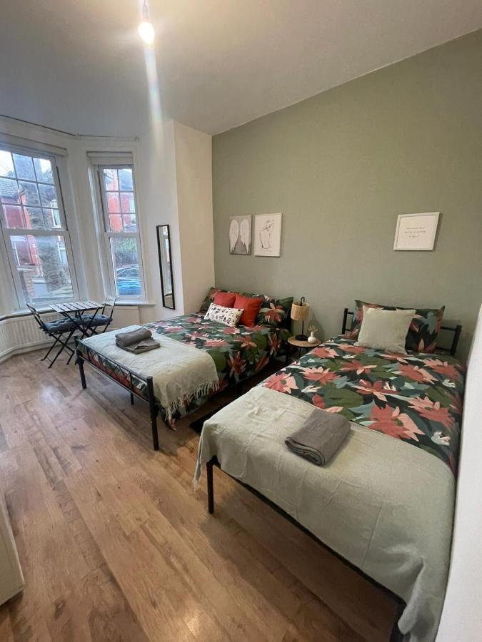 Contemporary Private Rooms Near Central London Exteriör bild