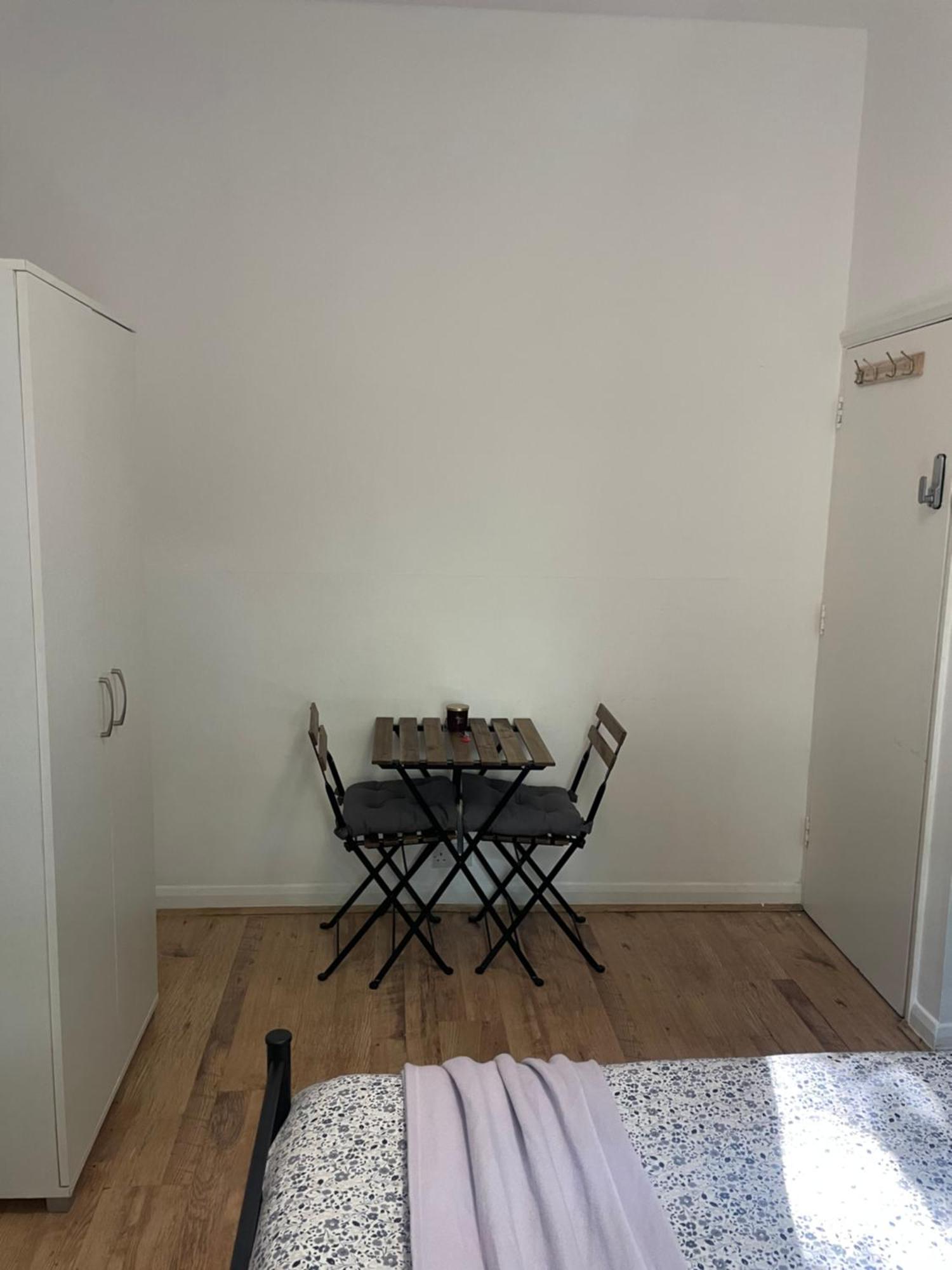Contemporary Private Rooms Near Central London Exteriör bild
