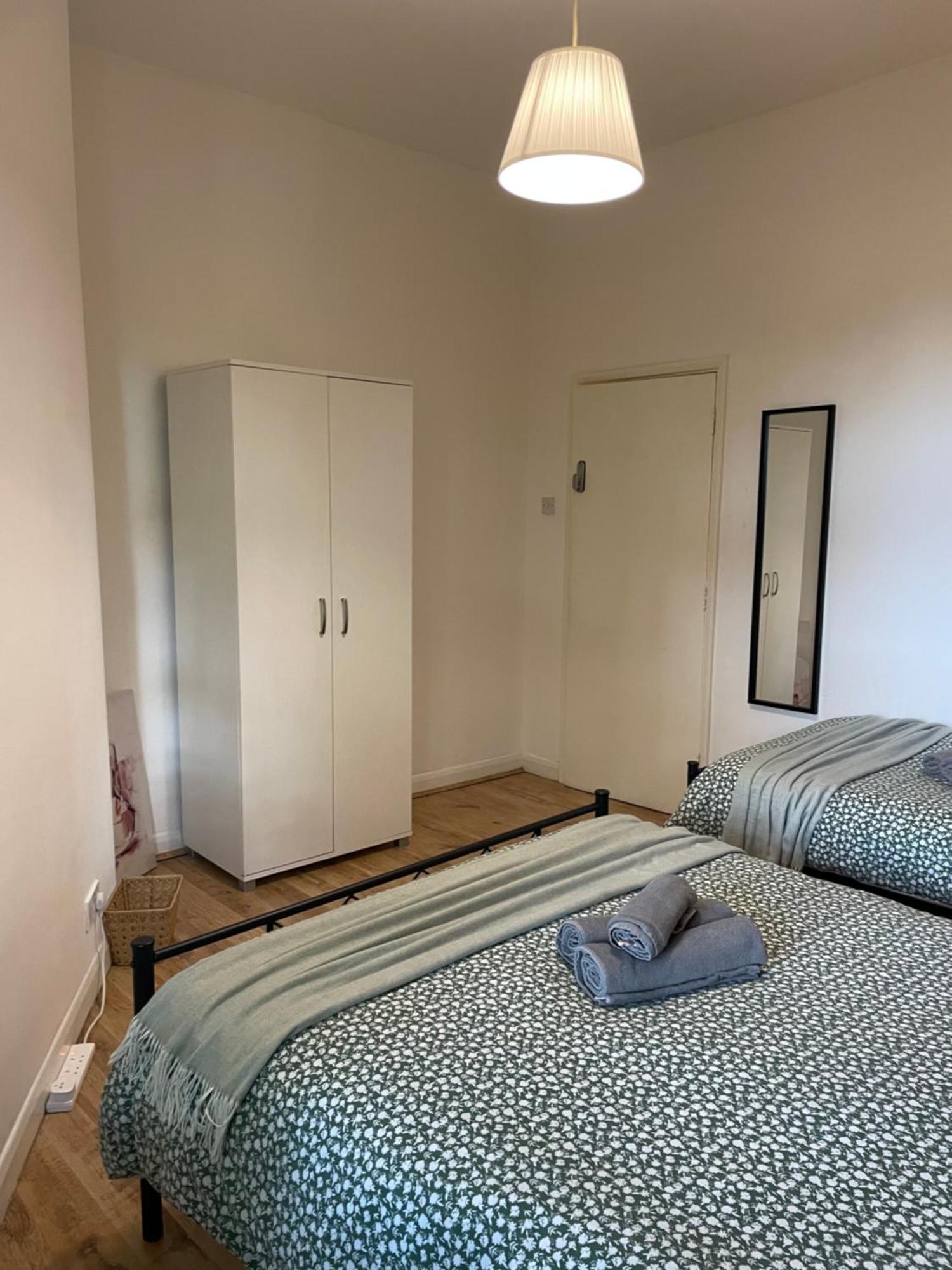 Contemporary Private Rooms Near Central London Exteriör bild