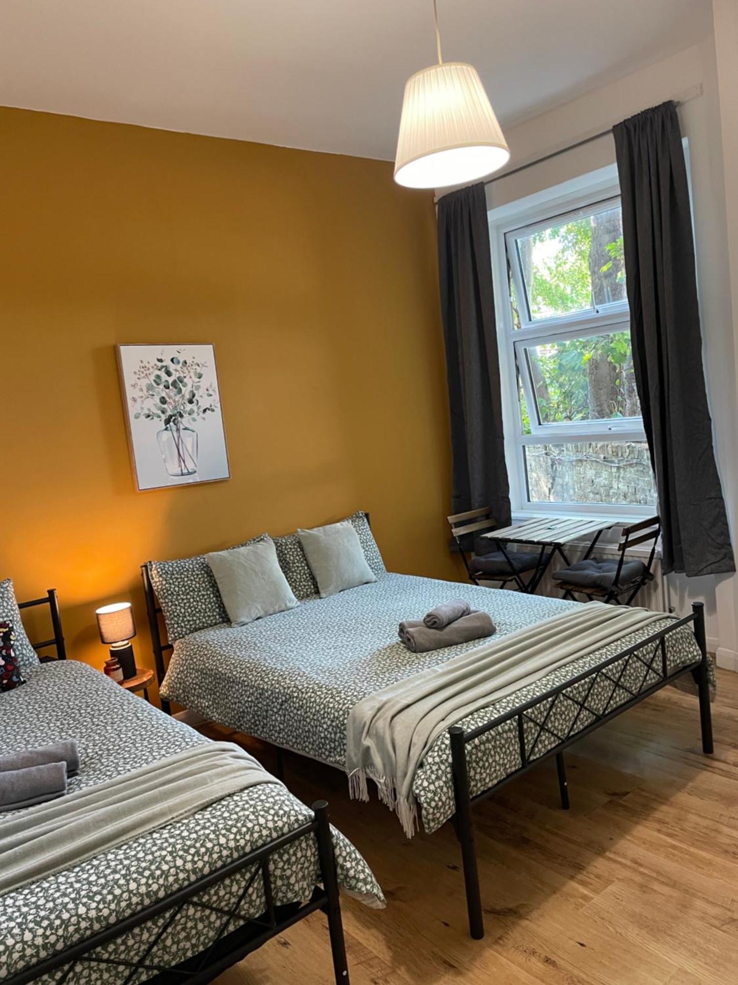 Contemporary Private Rooms Near Central London Exteriör bild